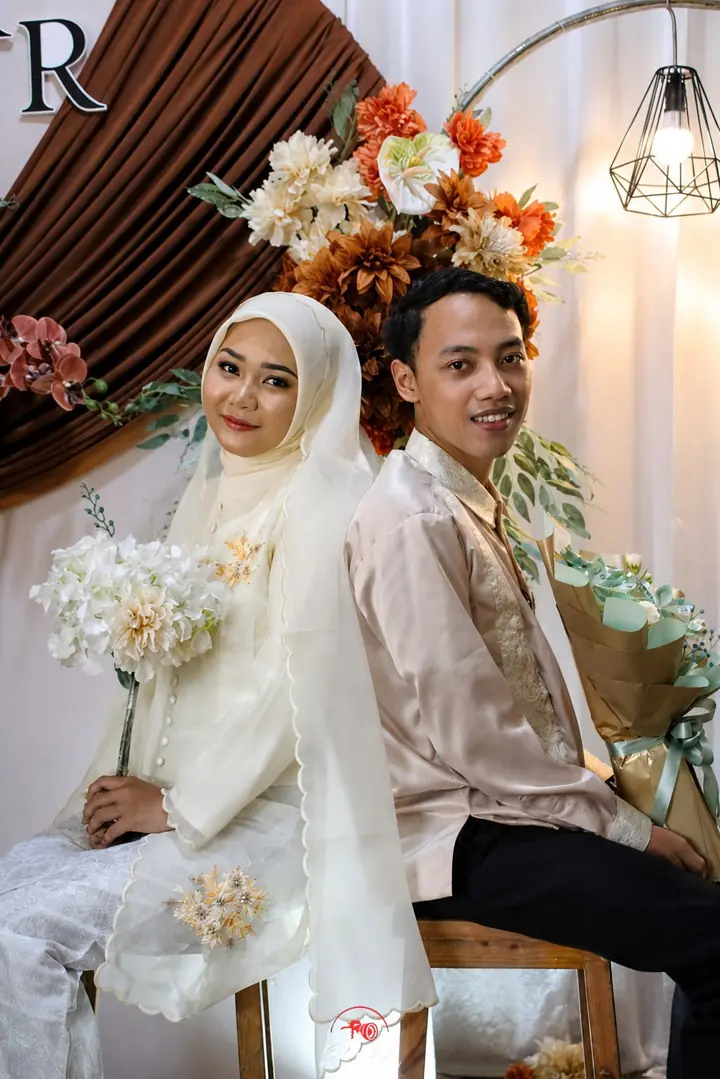 Momen resepsi pernikahan yang diabadikan fotografer profesional